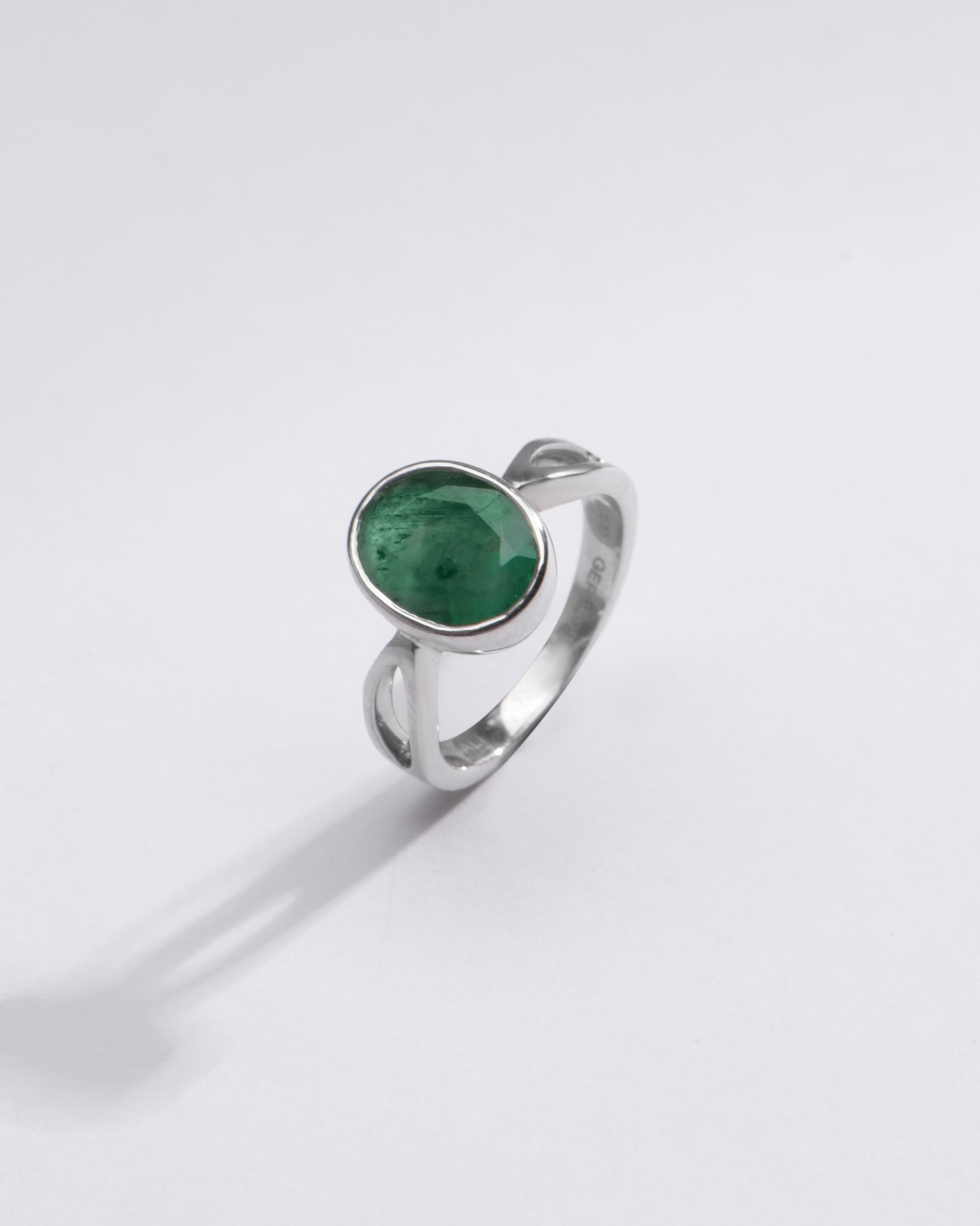 Vintage Emerald (Panna) Gemstone Ring in Sterling Silver – #1102B - Myra