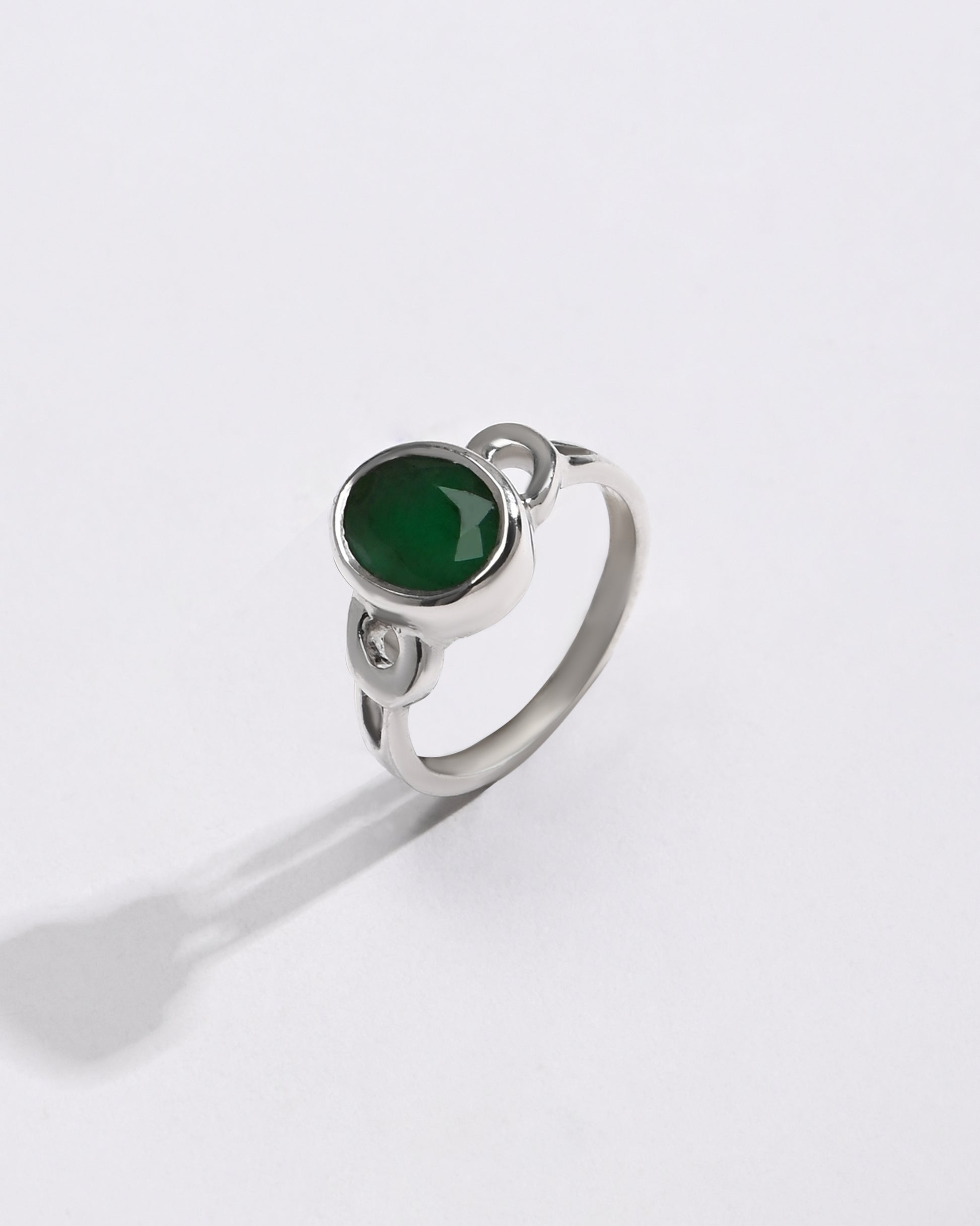 Modern Emerald (Panna) Ring – 925 Silver Silhouette - #1178B - Myra