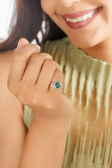 Modern Emerald (Panna) Ring – 925 Silver Silhouette - #1178B